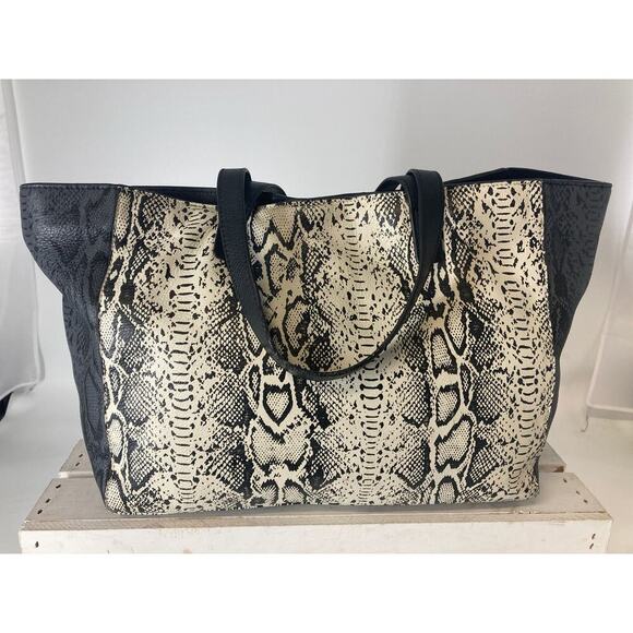 MARC BY MARC JACOBS LEATHER ANIMAL PRINT SHOULDER BAG (ASIS) - Picture 5 of 16